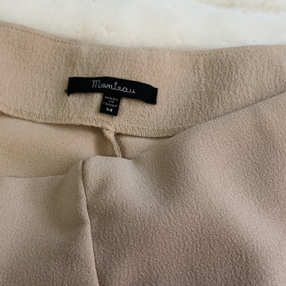 Monteau | High-Waisted Tan/Cream Scalloped Shorts - Picture 4 of 6
